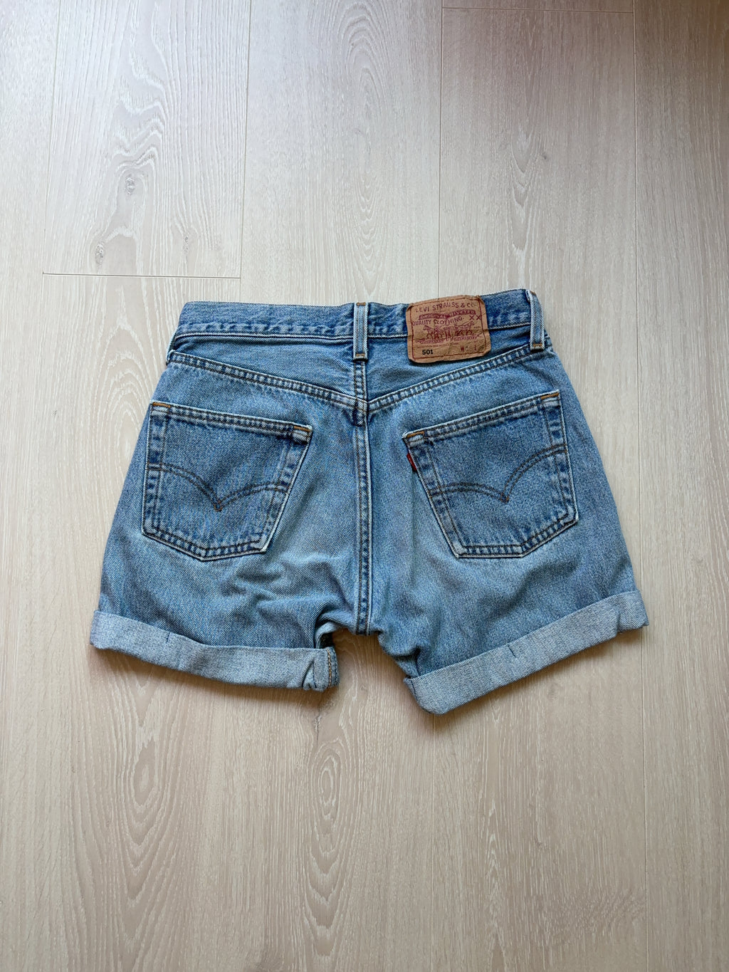 Vintage Levi's Bottom (W25)
