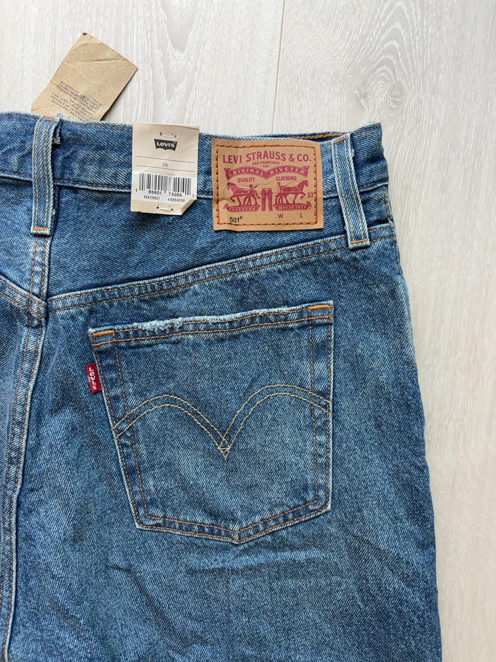 Vintage Levi's 501 Shorts (W28)