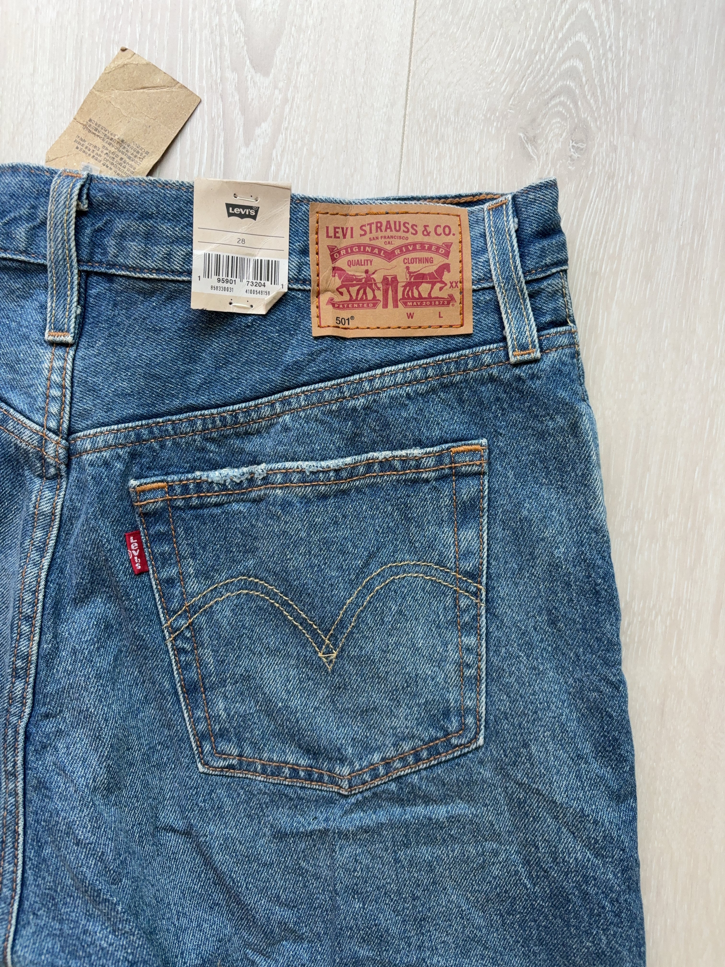 Vintage Levi's 501 Shorts (W28)