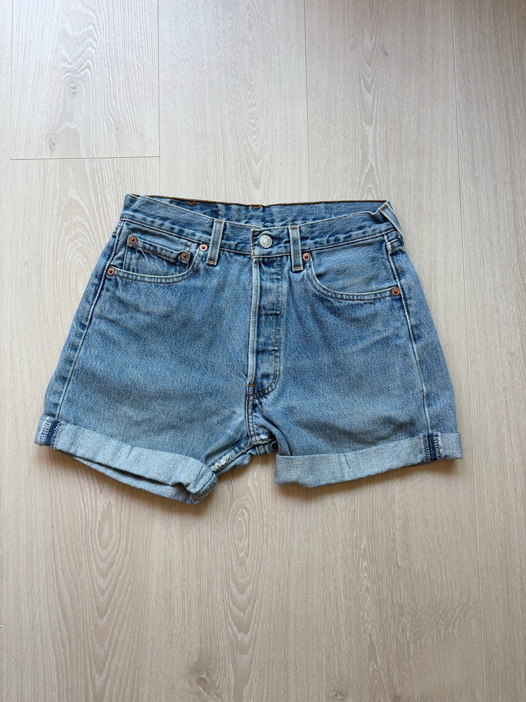 Vintage Levi's Bottom (W25)