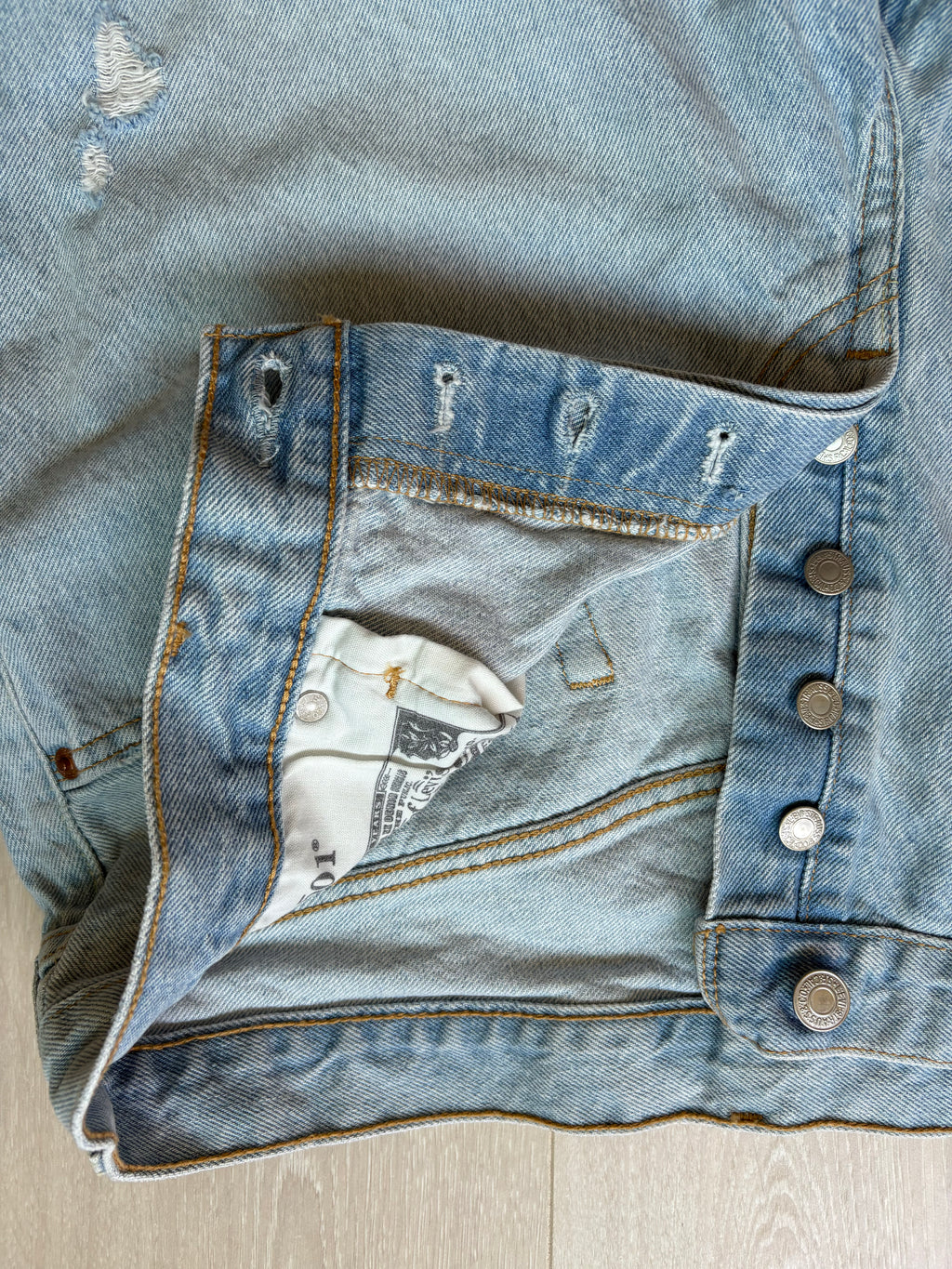 Vintage Levi's Premium Bottom (W32)