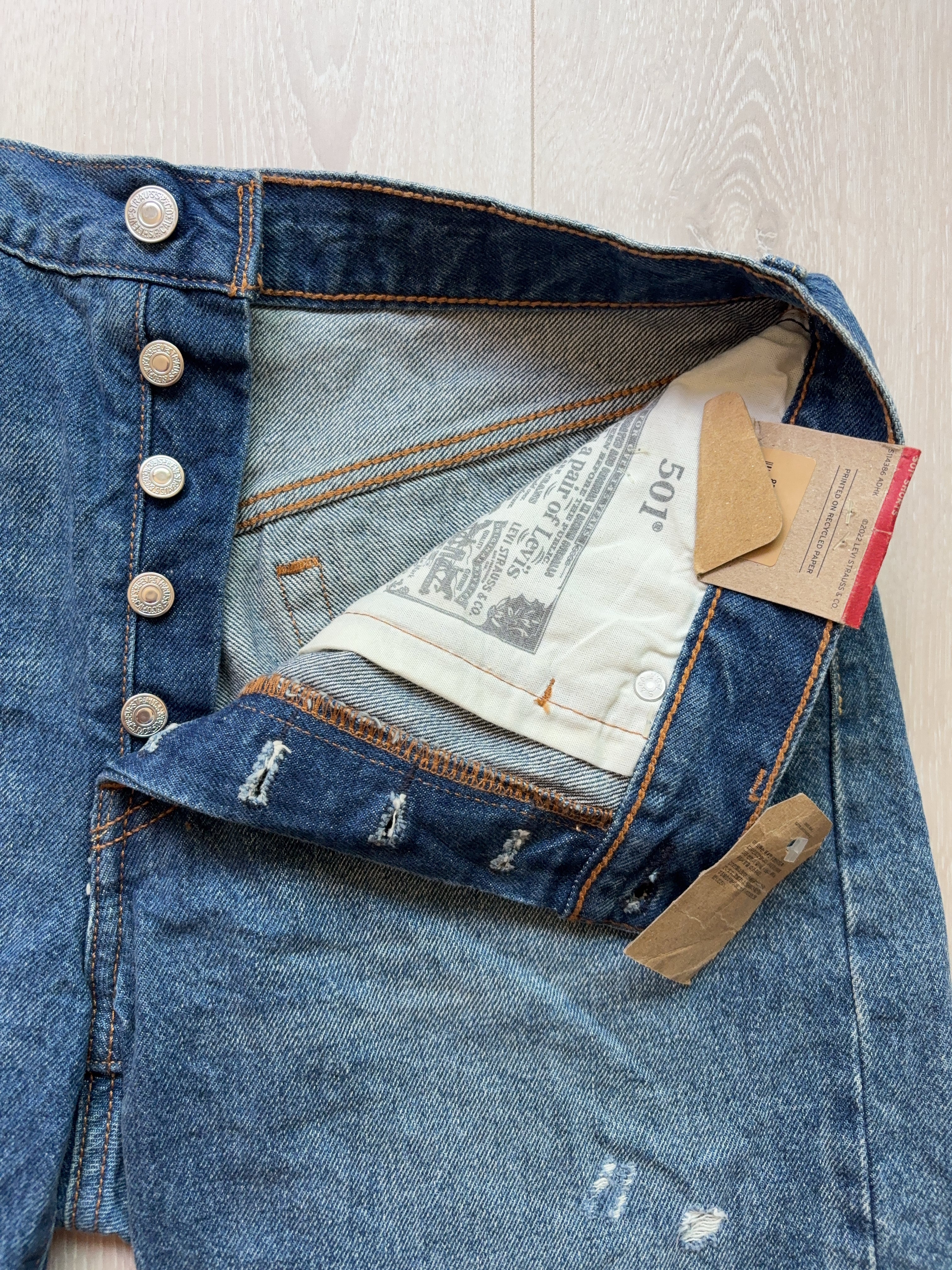 Vintage Levi's 501 Shorts (W28)