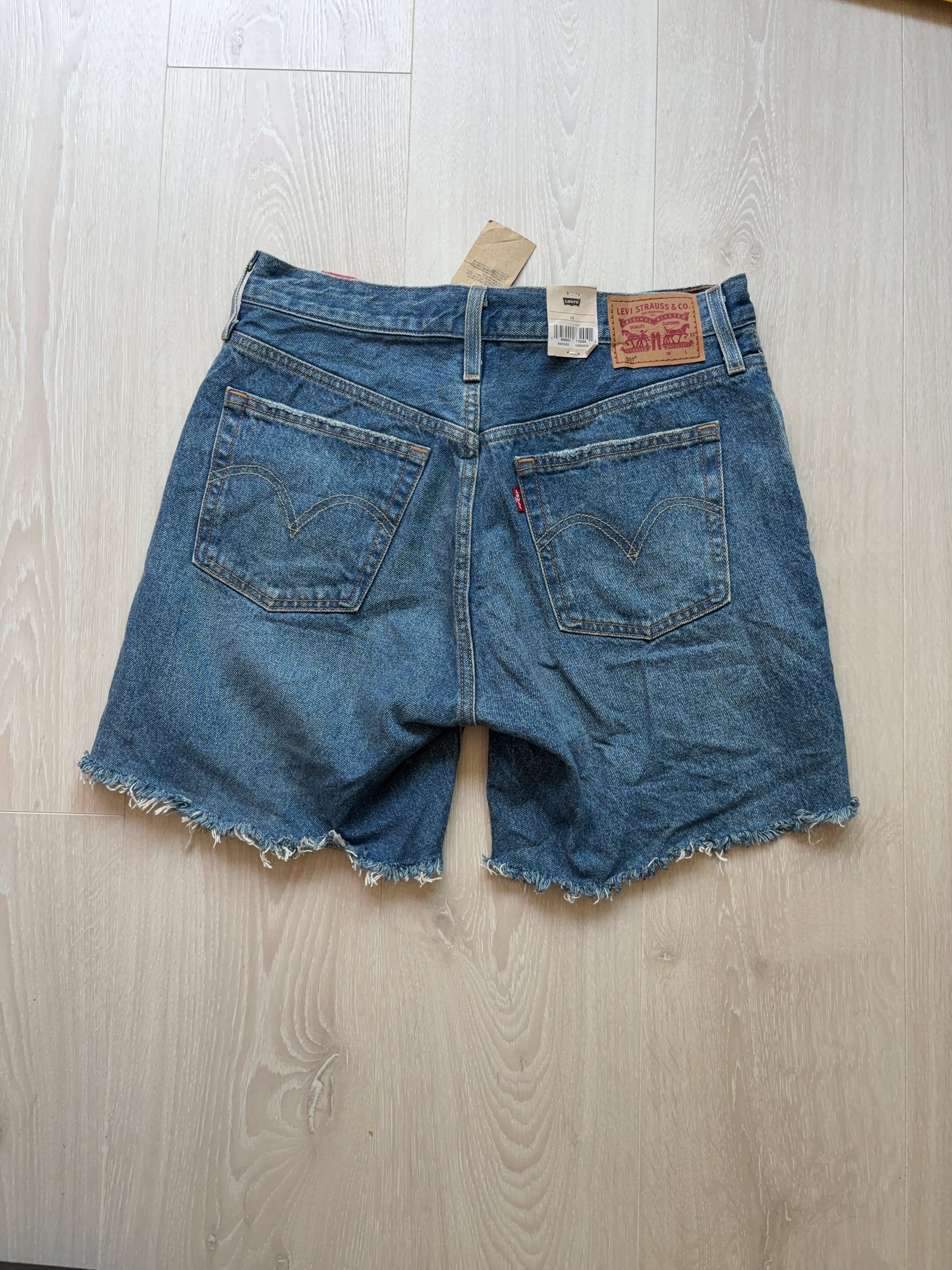 Vintage Levi's 501 Shorts (W28)