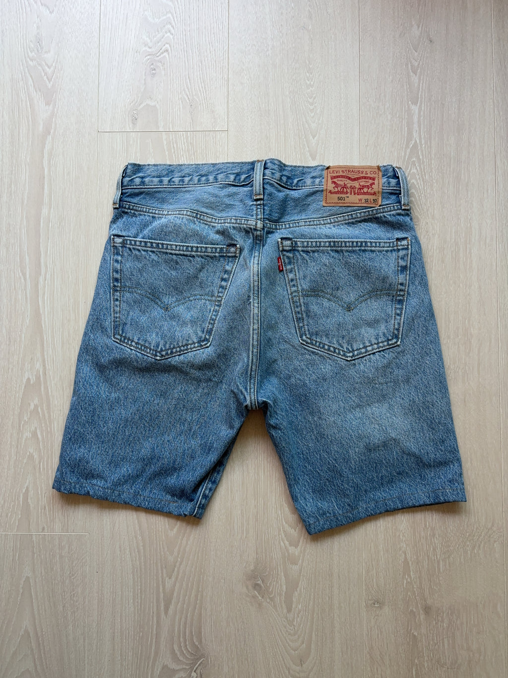 Vintage Levi Strauss & Co. Shorts (W32)