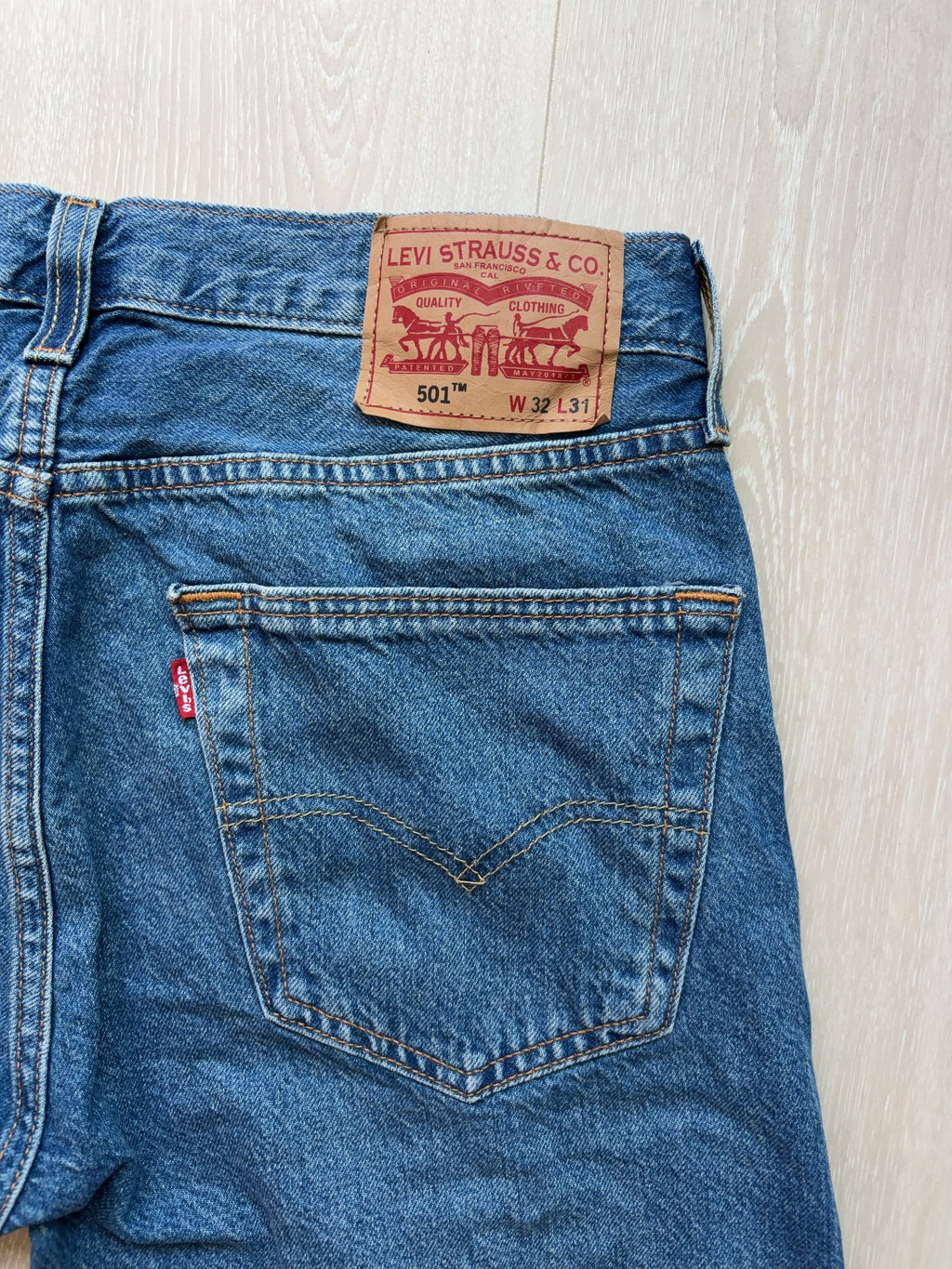 Vintage Levi Strauss & Co. Shorts (W32)
