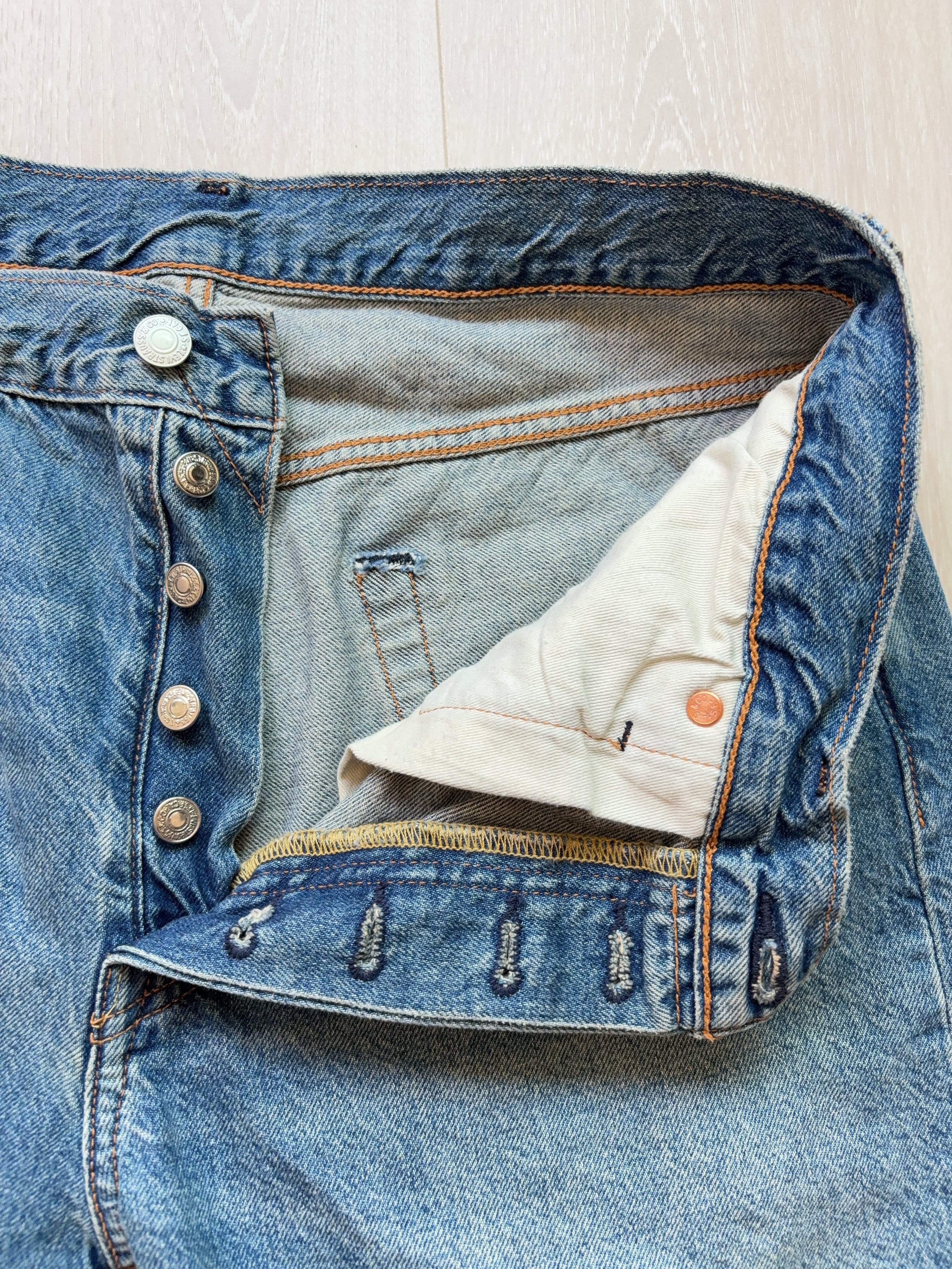 Vintage Levi Strauss & Co. Bottom (W33)