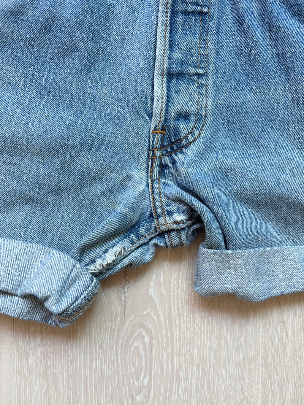 Vintage Levi's Bottom (W25)