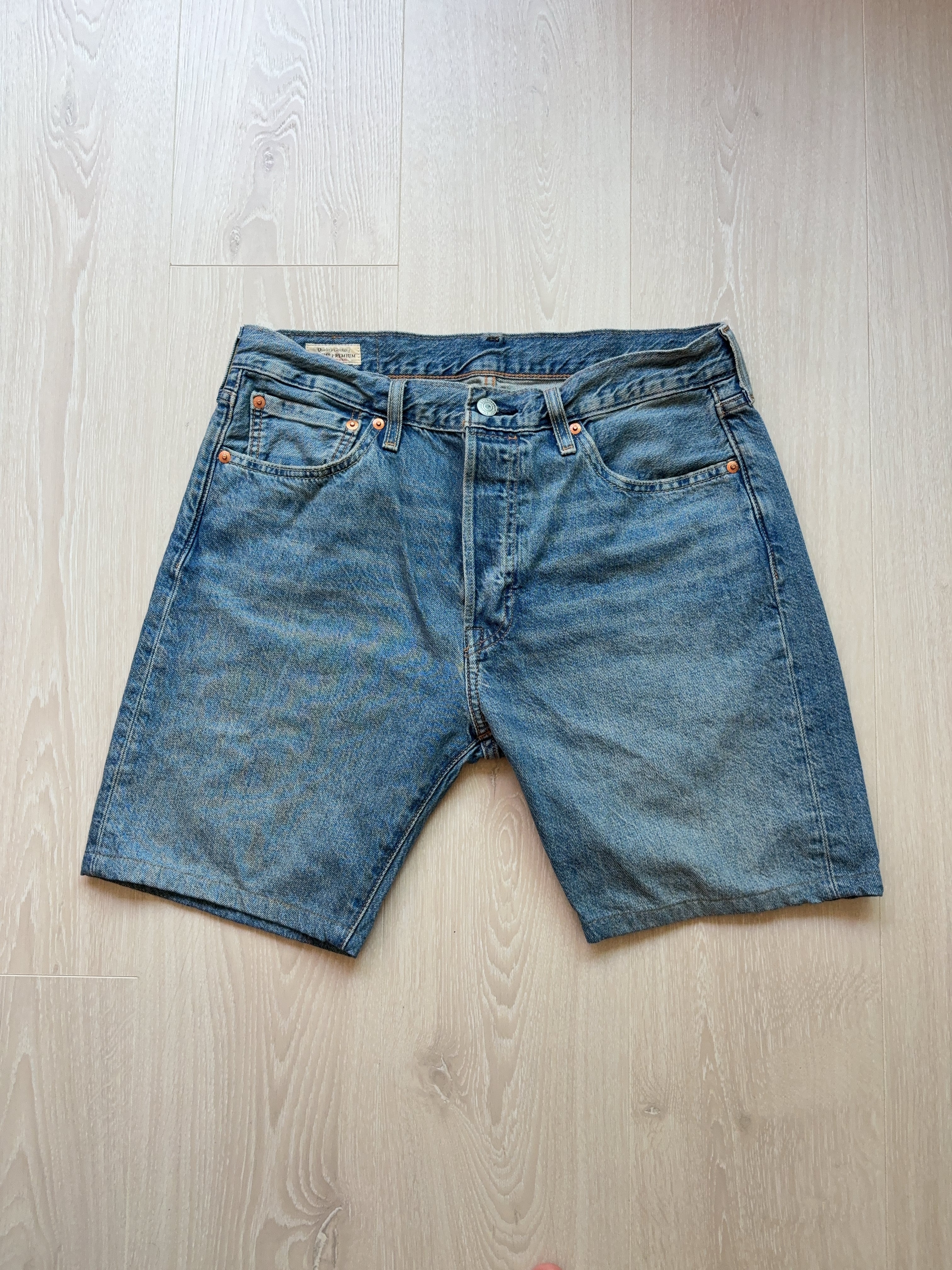 Vintage Levi Strauss & Co. Bottom (W33)
