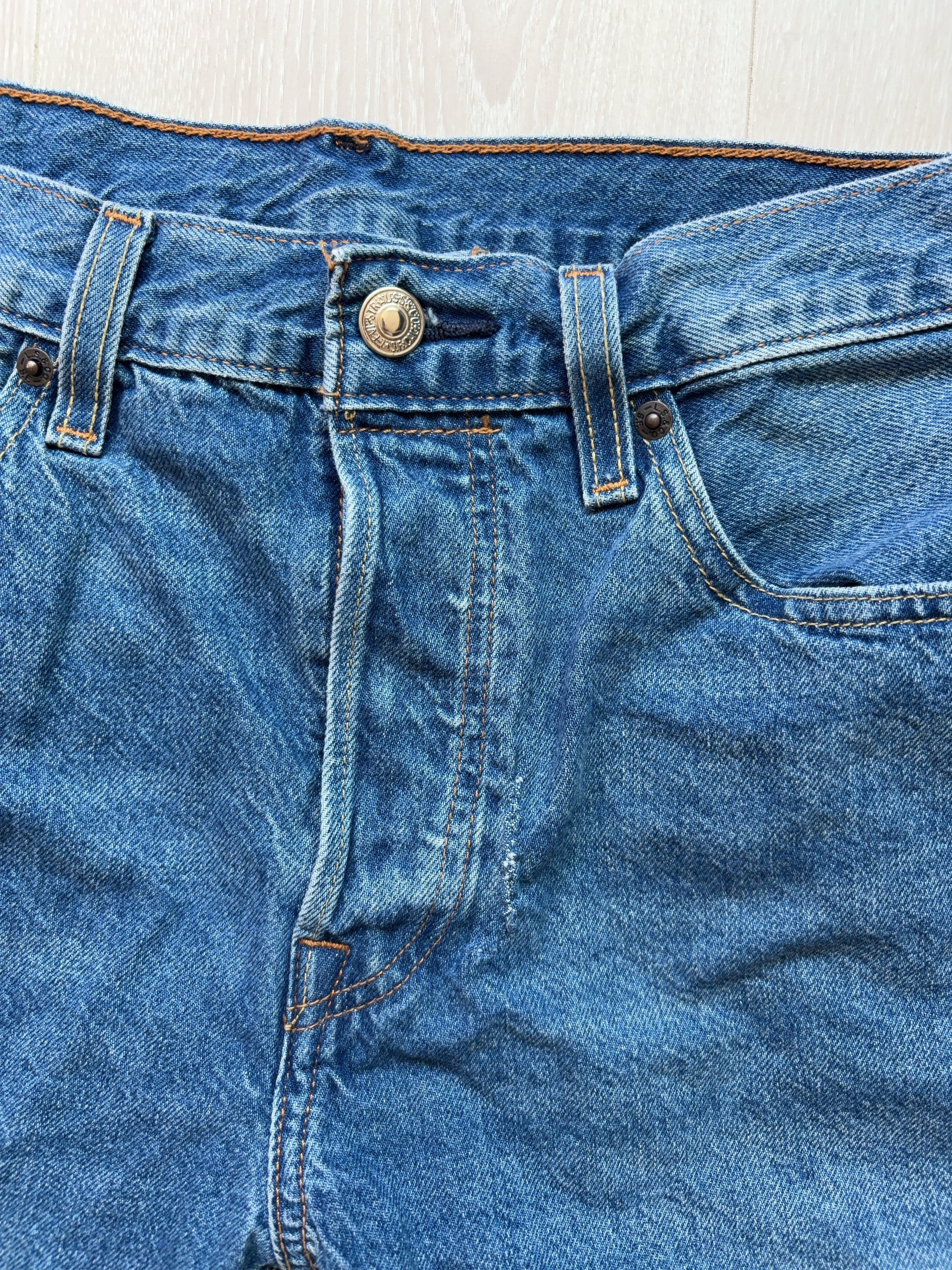 Vintage Levi Strauss & Co. Shorts (W32)