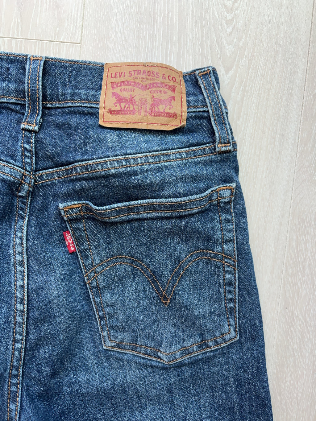 Vintage Levi's Shorts (W25)