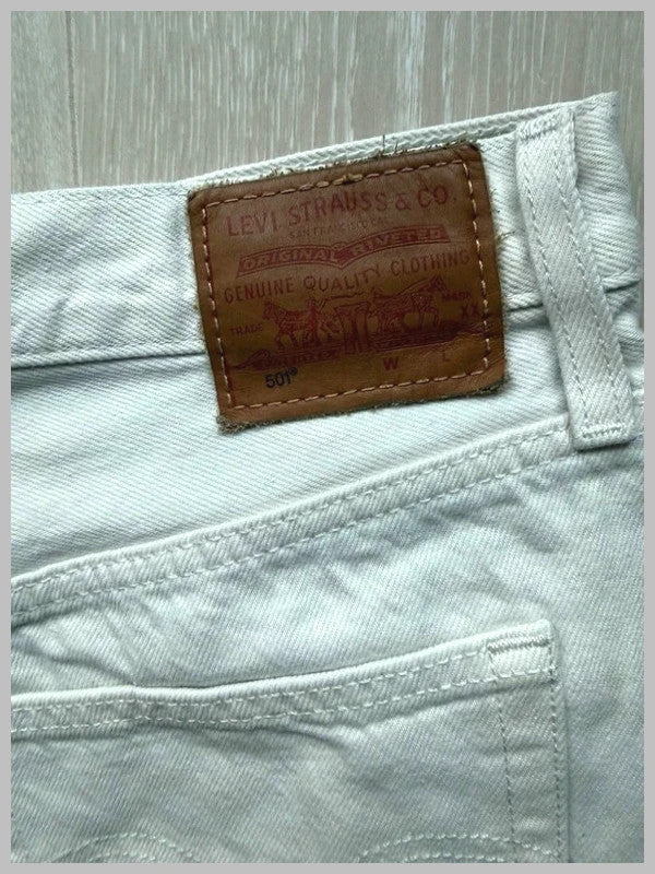 Levi's Women's White Shorts W28