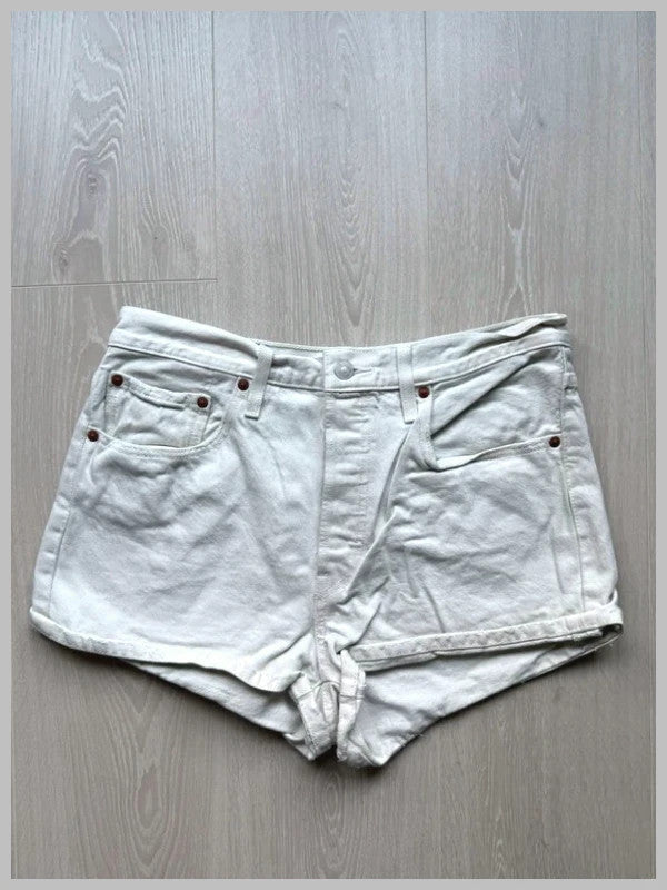 Levi's Women's White Shorts W28