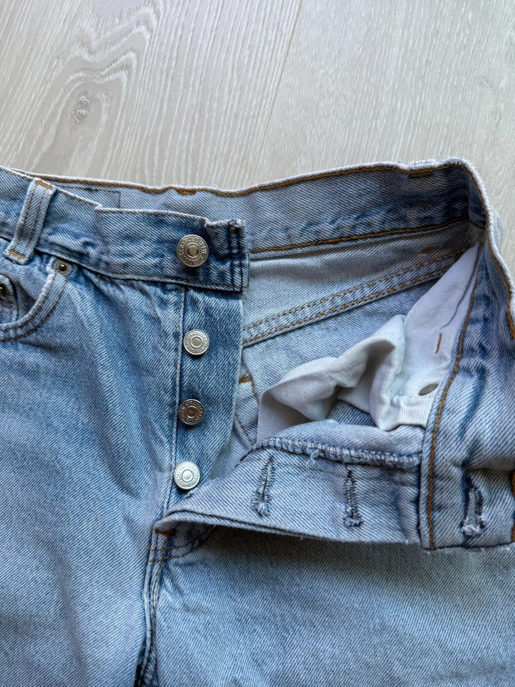 Levi's 501 Women's Denim Shorts W32
