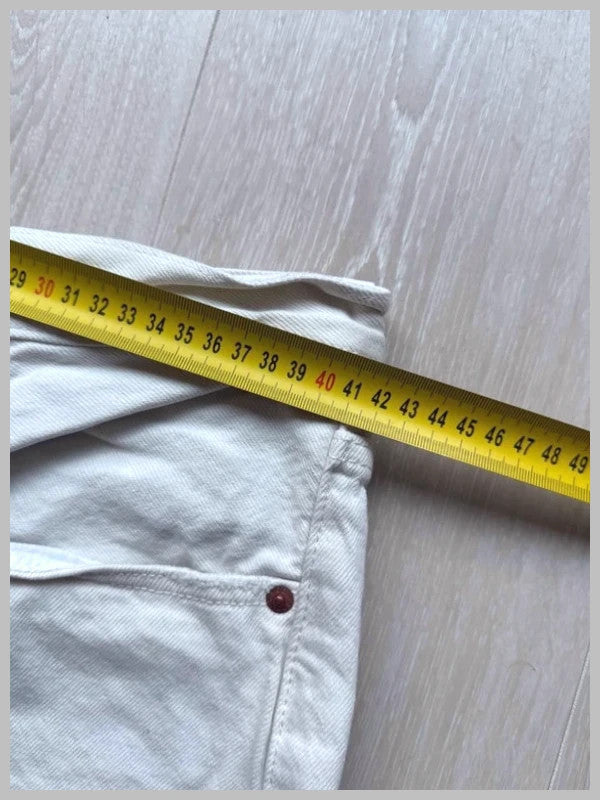 Levi's Women's White Shorts W28
